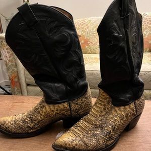 Vintage snake skin cowboy boots women’s size 10.5